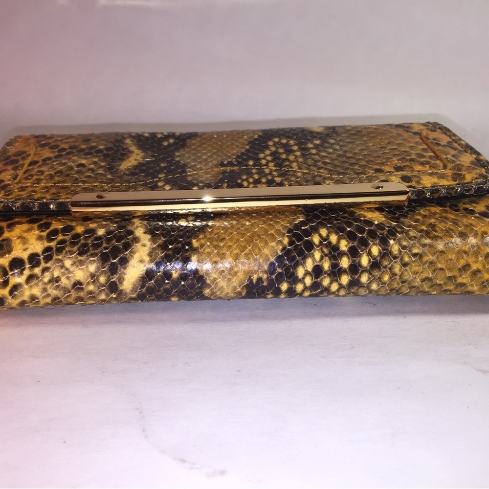 Elegant Snake Print Clutch - Picture 7 of 7